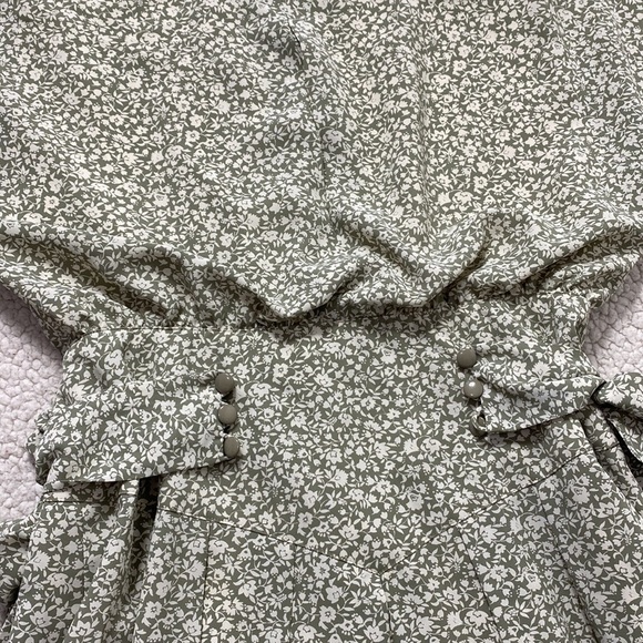 Vintage Sage Green Floral Short Sleeve MIDI Dress Size Medium (9) - Picture 5 of 16